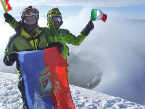 Immagine tratta dalla pagina Facebook dell'Associazione "Etna nel Mondo - alpinismo siciliano"