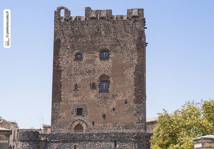 Il Castello normanno di Adrano - © pietronicosia.it