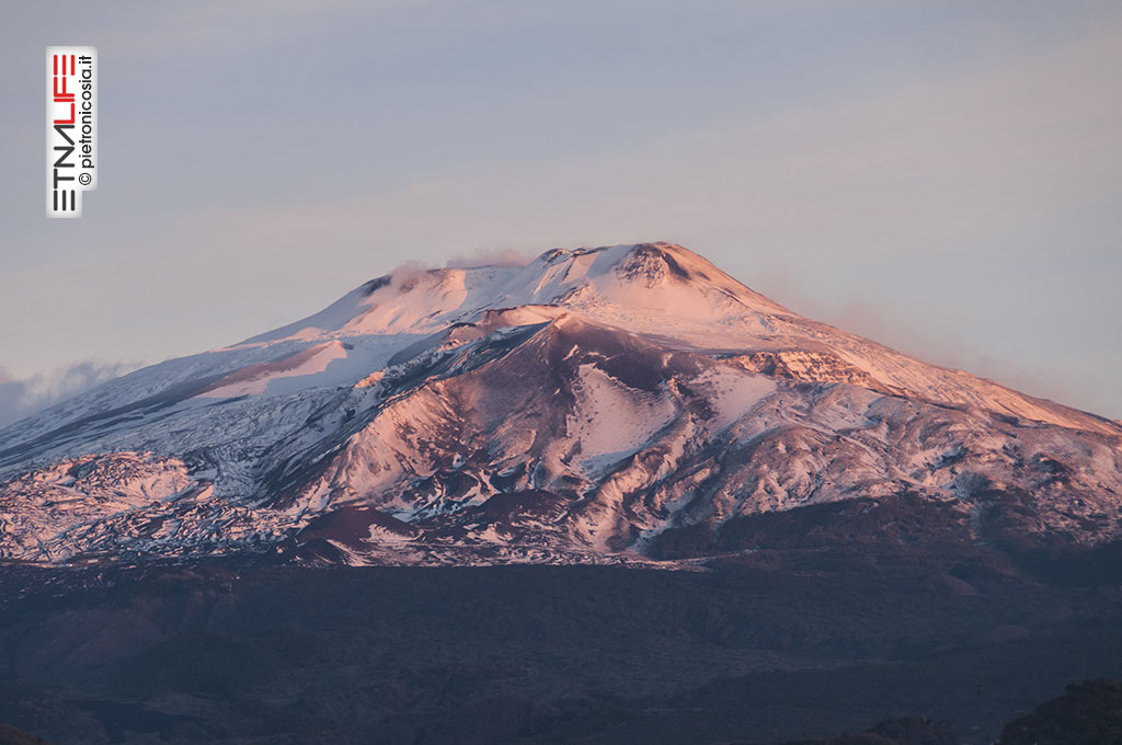 Etna con poca neve, in una foto dell'8 gennaio - © pietronicosia.it