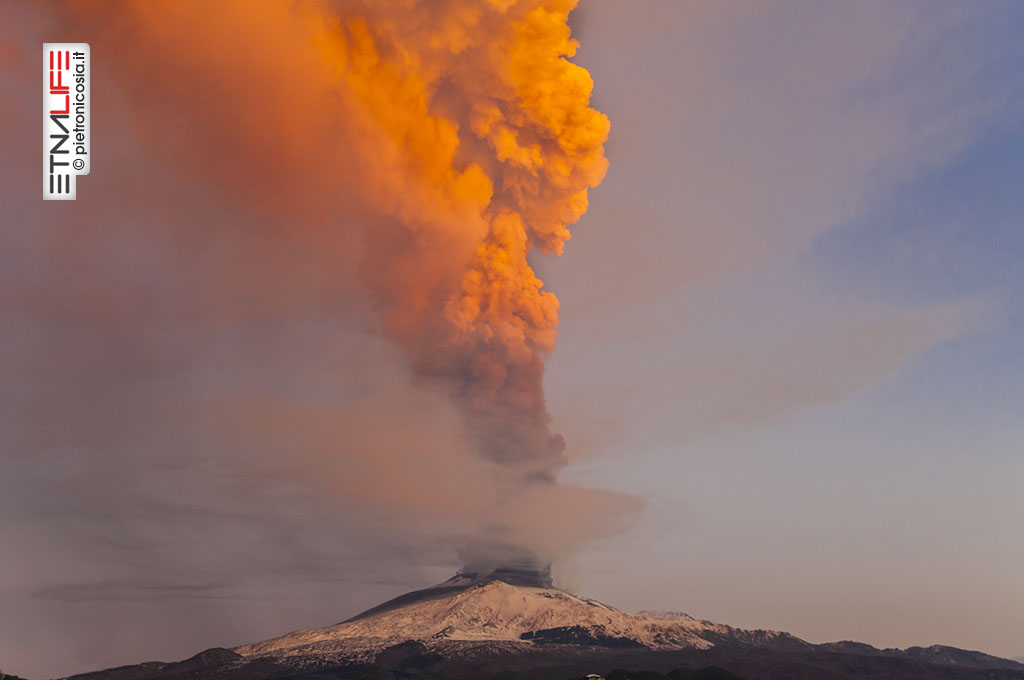 L'Etna in eruzione - © pietronicosia.it